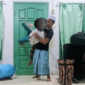 Sreenshot : Rekaman pendek saat korban dibanting oleh guru ngajinya 