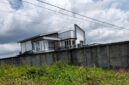 Poto : Rumah terduga pelaku pembeli emas di Desa Kenual 
